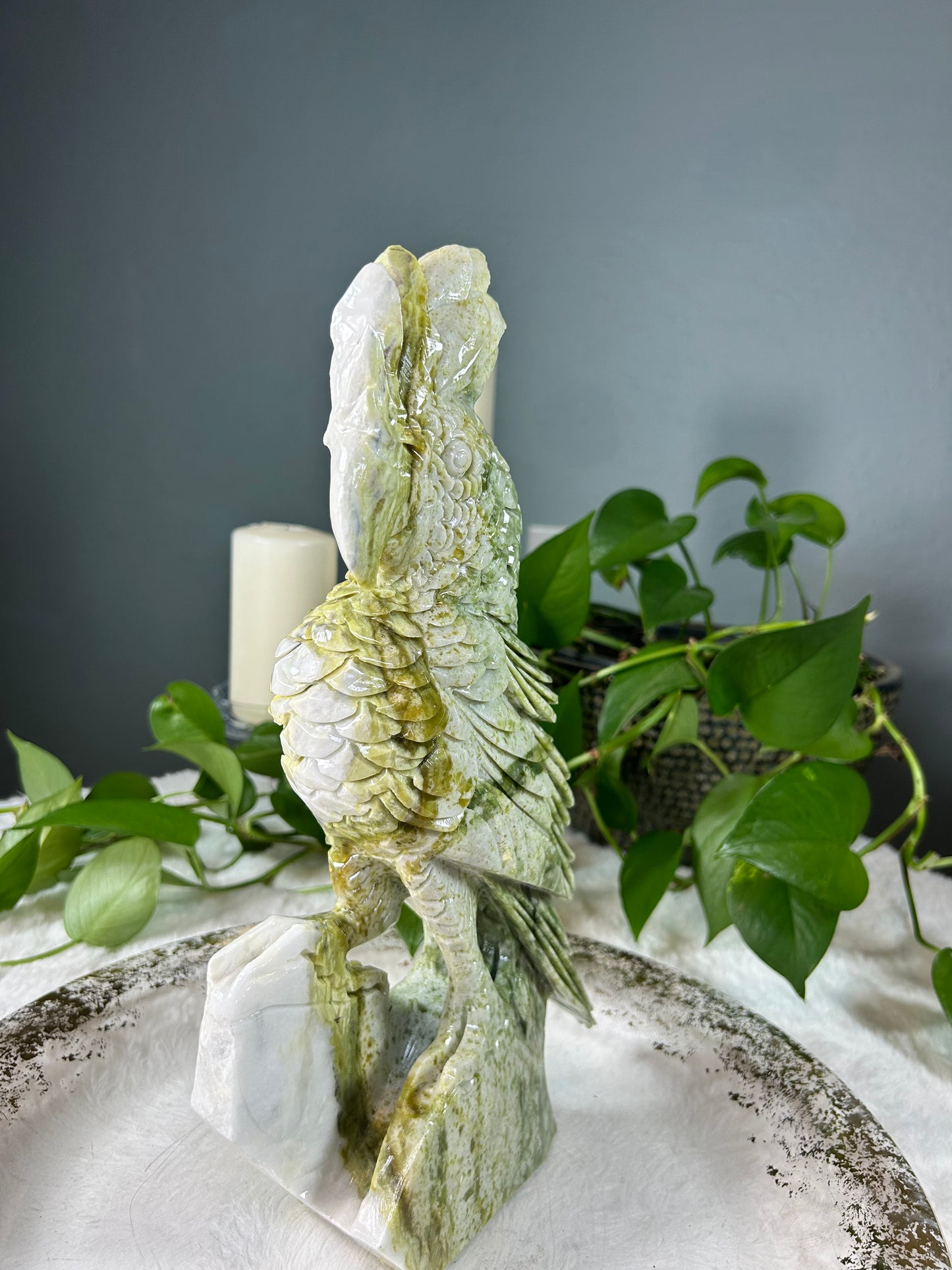 XX-Large green jade parrot/cockatoo carving statue - 9.015 pounds (8.5in x 13.5in x 3in)