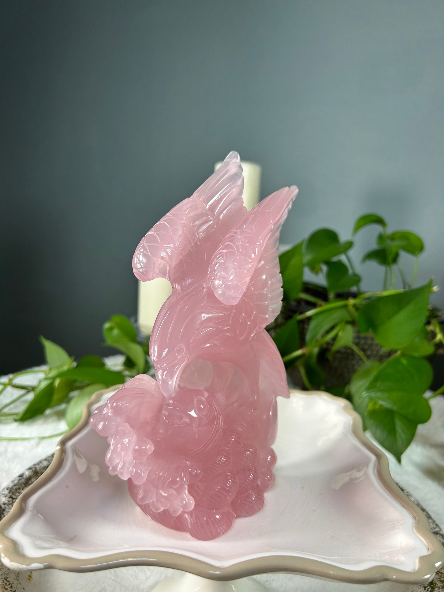 Large High quality RARE star rose quartz eagle eating fish out of water carving statue - 2.4 pounds (8in x 5in x 3in)