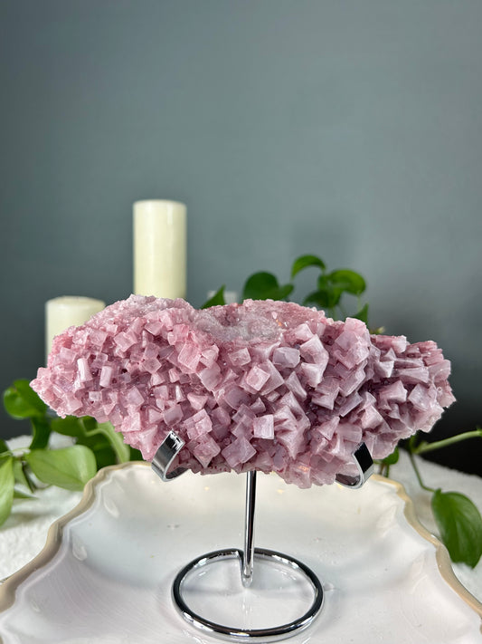 Large pink halite raw specimen - 1.090 pounds (7.5in x 3in x 4in)